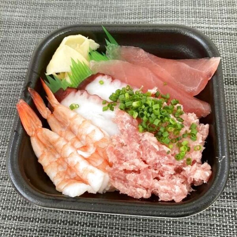 ひびき丼(マグロ・タコ・寿司エビ・ネギトロ)丼丸豊漁丸下関店